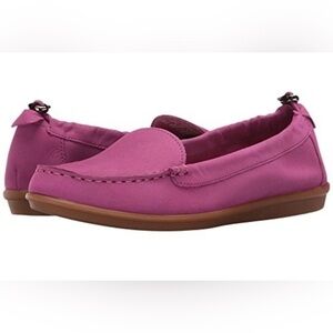 NWOT Hush Puppies Women's Endless Wink Flat, Light Purple Nubuck, 6